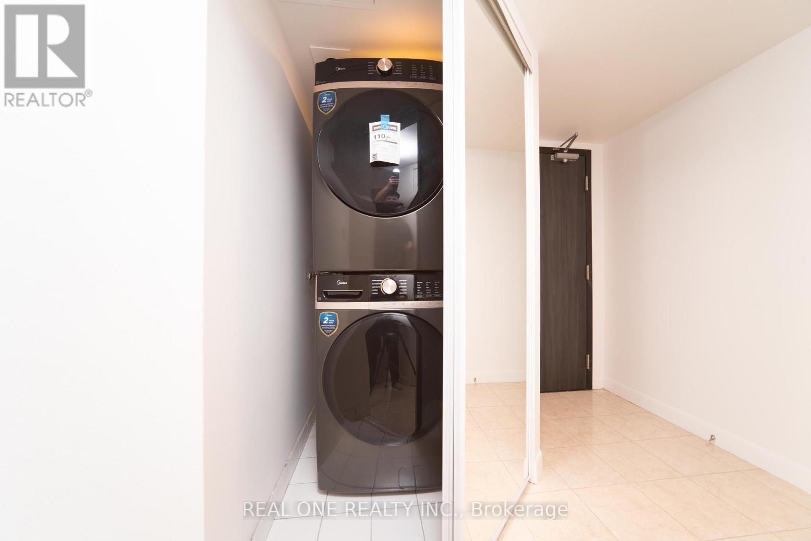 2404 - 210 Victoria Street, Toronto, Ontario  M5B 2R3 - Photo 4 - C12361842