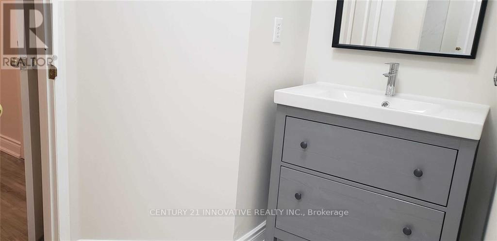 Upper - 32 Yellowood Circle, Vaughan, Ontario  L4J 8M1 - Photo 17 - N12361847