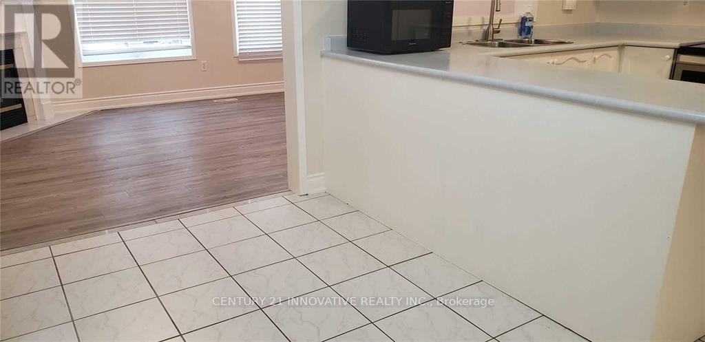 Upper - 32 Yellowood Circle, Vaughan, Ontario  L4J 8M1 - Photo 9 - N12361847