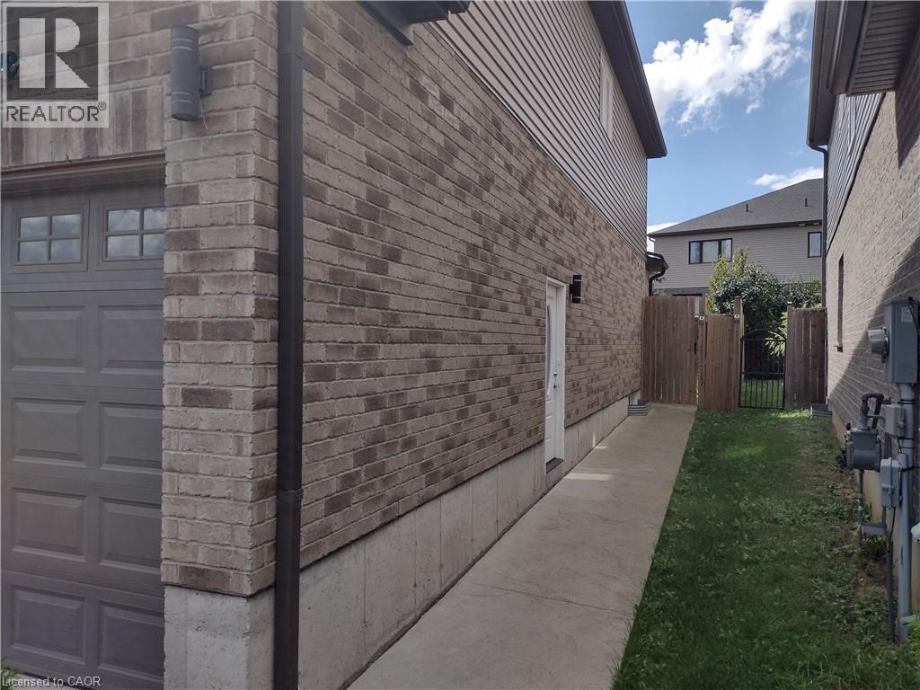 151 B Hardcastle Drive, Cambridge, Ontario  N1S 0A6 - Photo 3 - 40762409