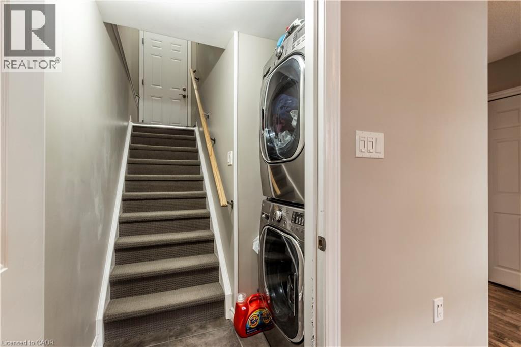 151 B Hardcastle Drive, Cambridge, Ontario  N1S 0A6 - Photo 4 - 40762409