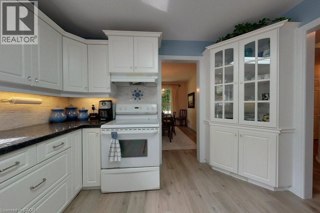 25 South Parkwood Boulevard, Elmira, Ontario  N3B 3L1 - Photo 12 - 40751594
