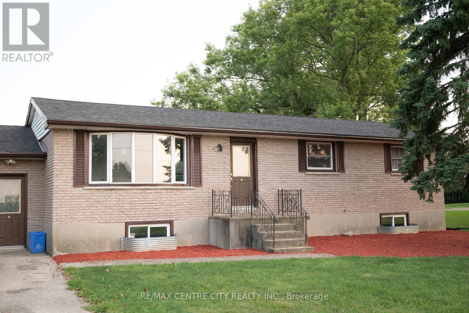 50323 Talbot Line E, Malahide, Ontario  N5H 2R1 - Photo 3 - X12361923