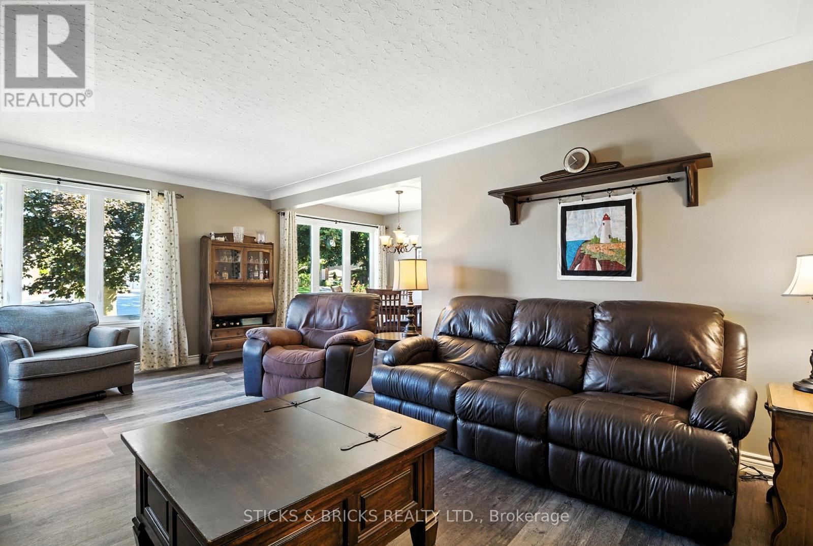 6750 Cherrygrove Road, Niagara Falls, Ontario  L2E 5M6 - Photo 11 - X12361909