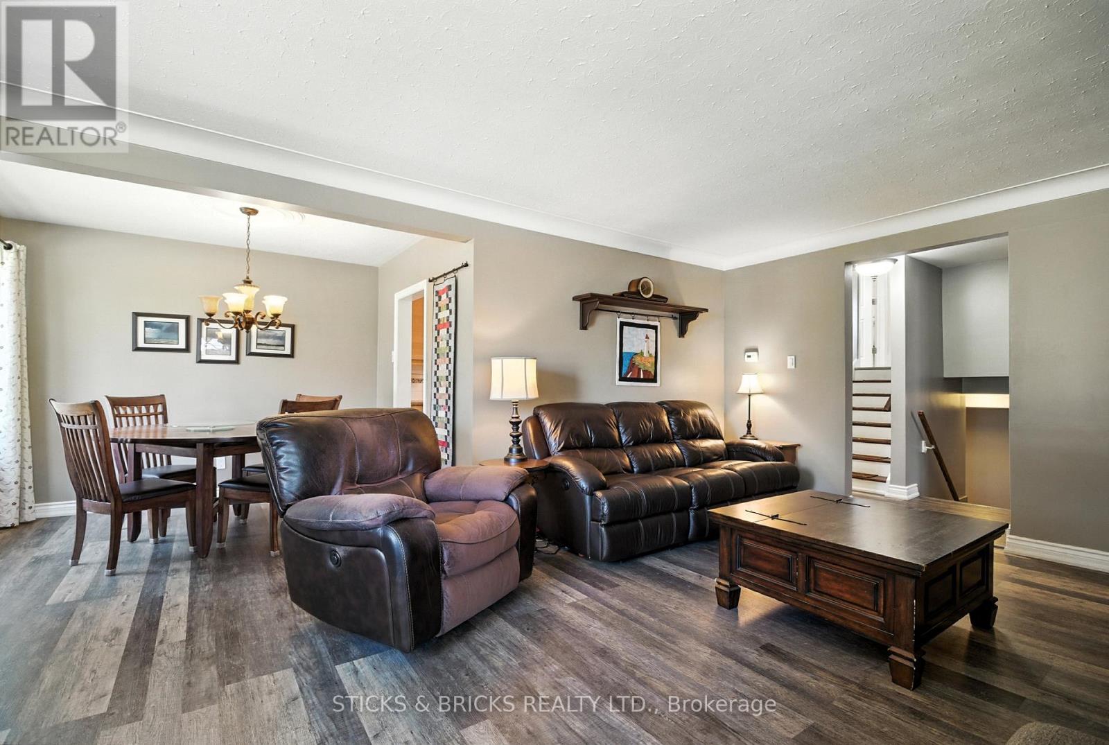 6750 Cherrygrove Road, Niagara Falls, Ontario  L2E 5M6 - Photo 12 - X12361909