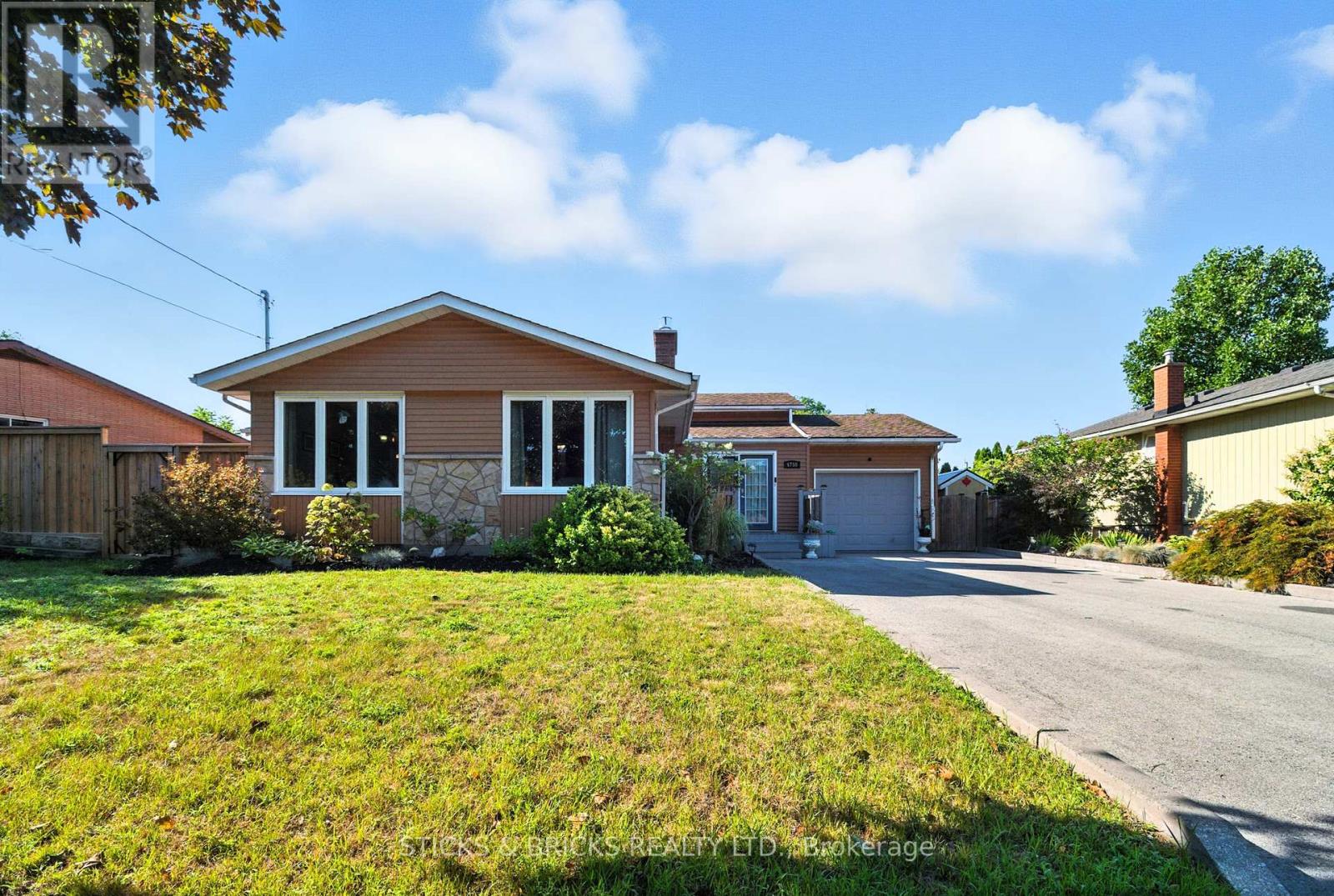 6750 Cherrygrove Road, Niagara Falls, Ontario  L2E 5M6 - Photo 2 - X12361909