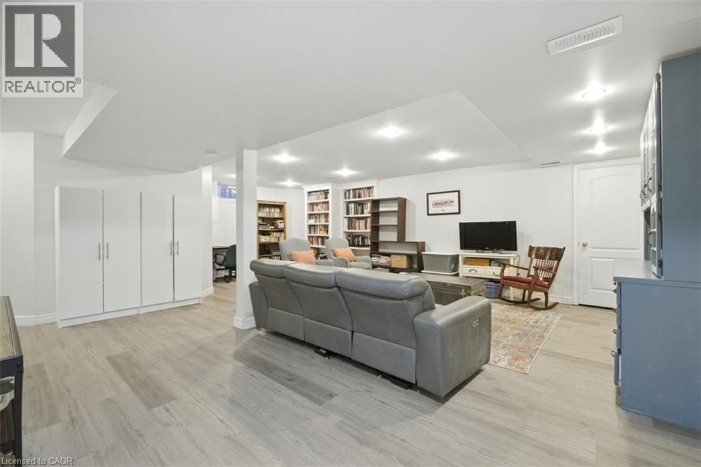 391 Kerman Avenue, Grimsby, Ontario  L3M 5C4 - Photo 31 - 40760579