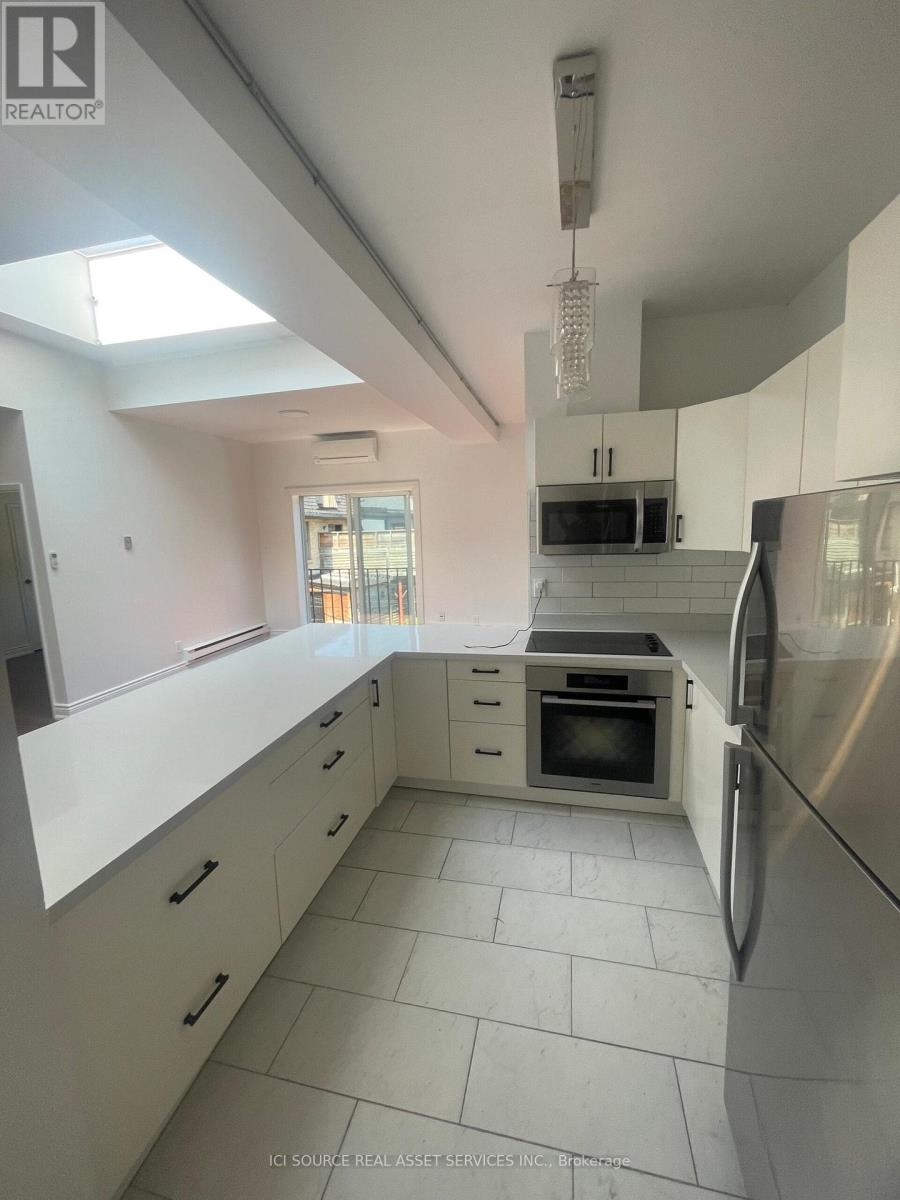 4 - 754 Queen Street E, Toronto, Ontario  M4M 1H4 - Photo 4 - E12361904
