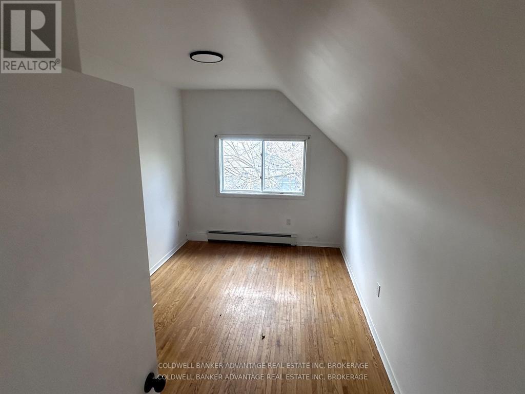 44 Albert Street, Welland, Ontario  L3B 4L2 - Photo 12 - X12361927