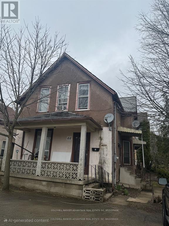 44 Albert Street, Welland, Ontario  L3B 4L2 - Photo 2 - X12361927