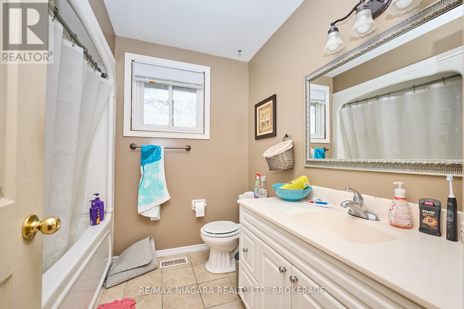 953 Grandview Road, Fort Erie, Ontario  L2A 5R4 - Photo 13 - X12361931