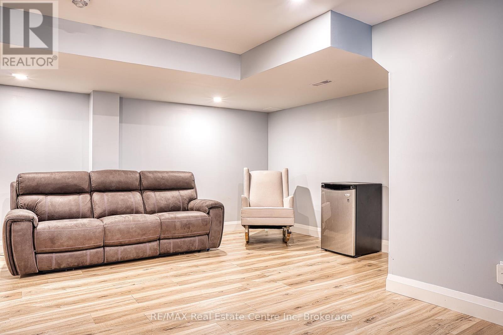 14 Sadler Street, Centre Wellington, Ontario  N1M 0E2 - Photo 27 - X12361929