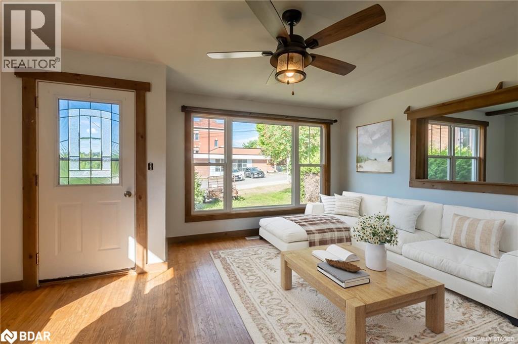 2 Meadow Street, Parry Sound, Ontario  P2A 2L9 - Photo 2 - 40762347