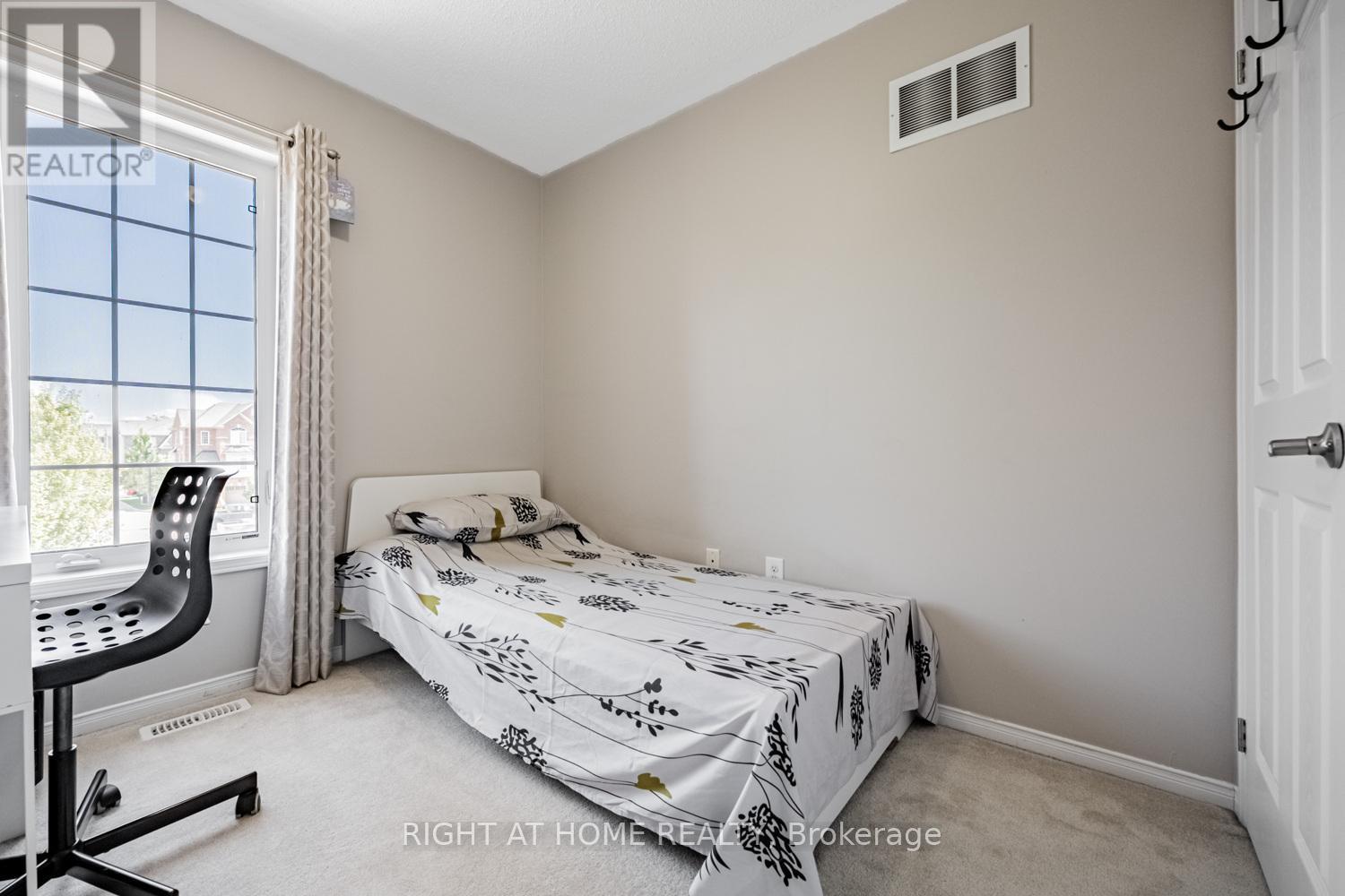 33 Promenade Trail, Halton Hills, Ontario  L7G 0G8 - Photo 20 - W12361899