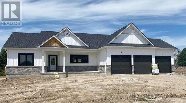 3 Meadow Acres Road, Oro-Medonte, Ontario  L0K 2G1 - Photo 1 - S12359239