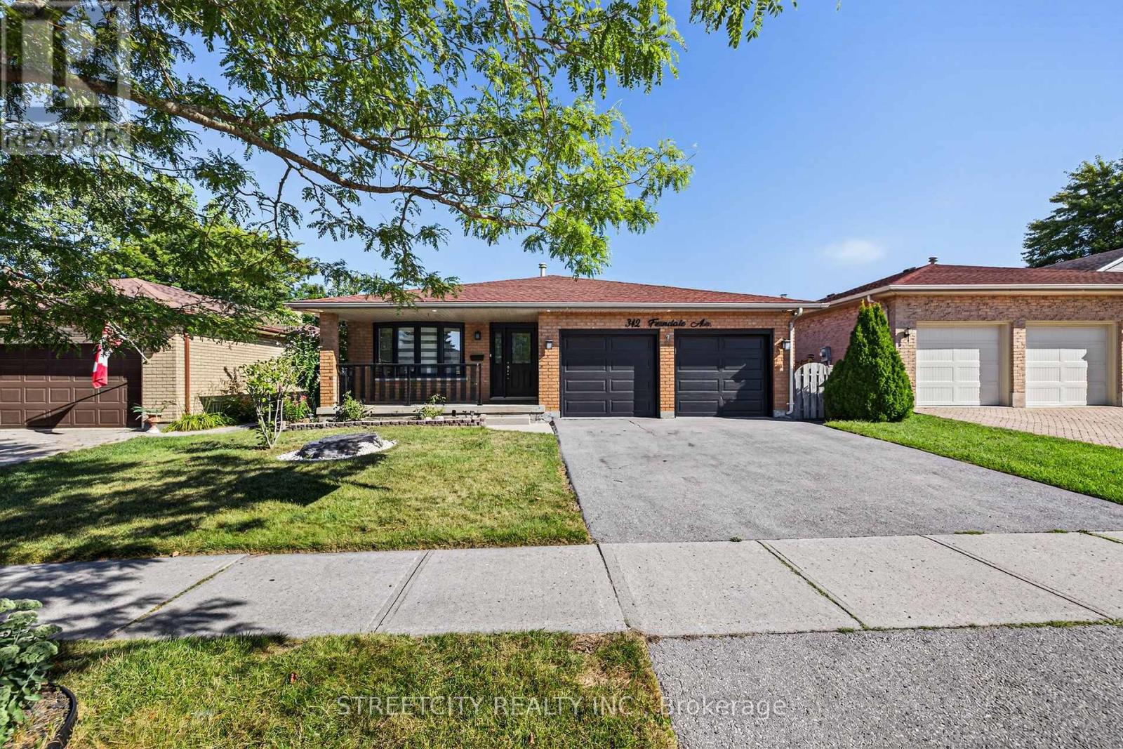342 Ferndale Avenue, London South, Ontario  N6C 5J5 - Photo 1 - X12361970