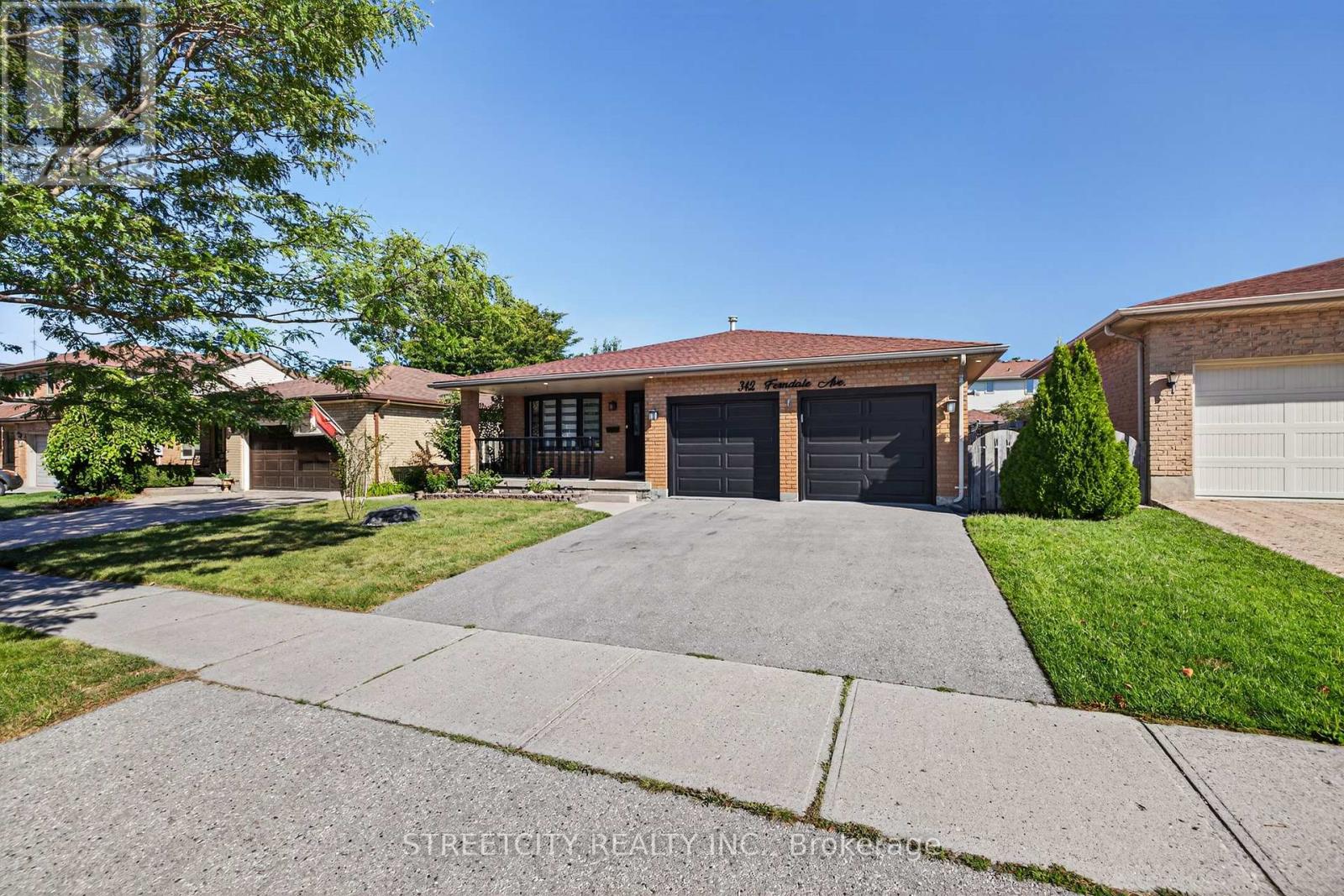 342 Ferndale Avenue, London South, Ontario  N6C 5J5 - Photo 3 - X12361970