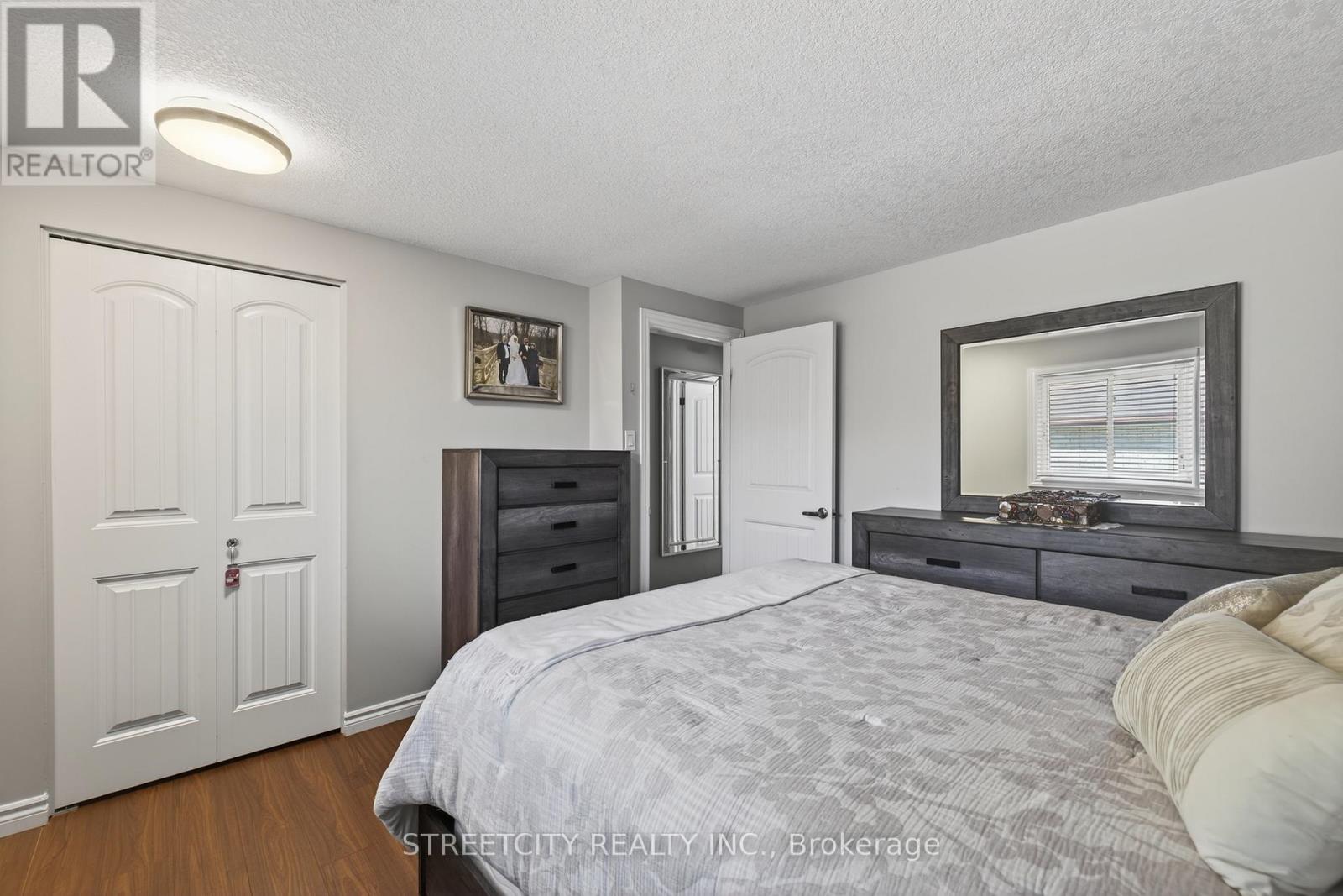 342 Ferndale Avenue, London South, Ontario  N6C 5J5 - Photo 35 - X12361970