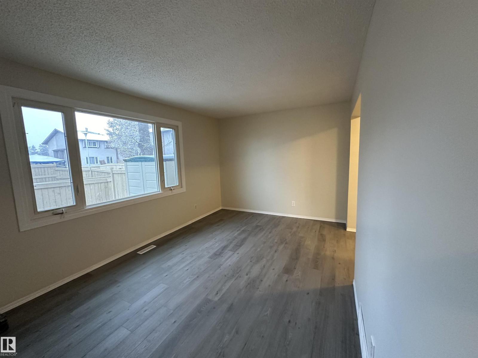 #5 14130 80 St Nw, Edmonton, Alberta  T5C 1L6 - Photo 2 - E4454554