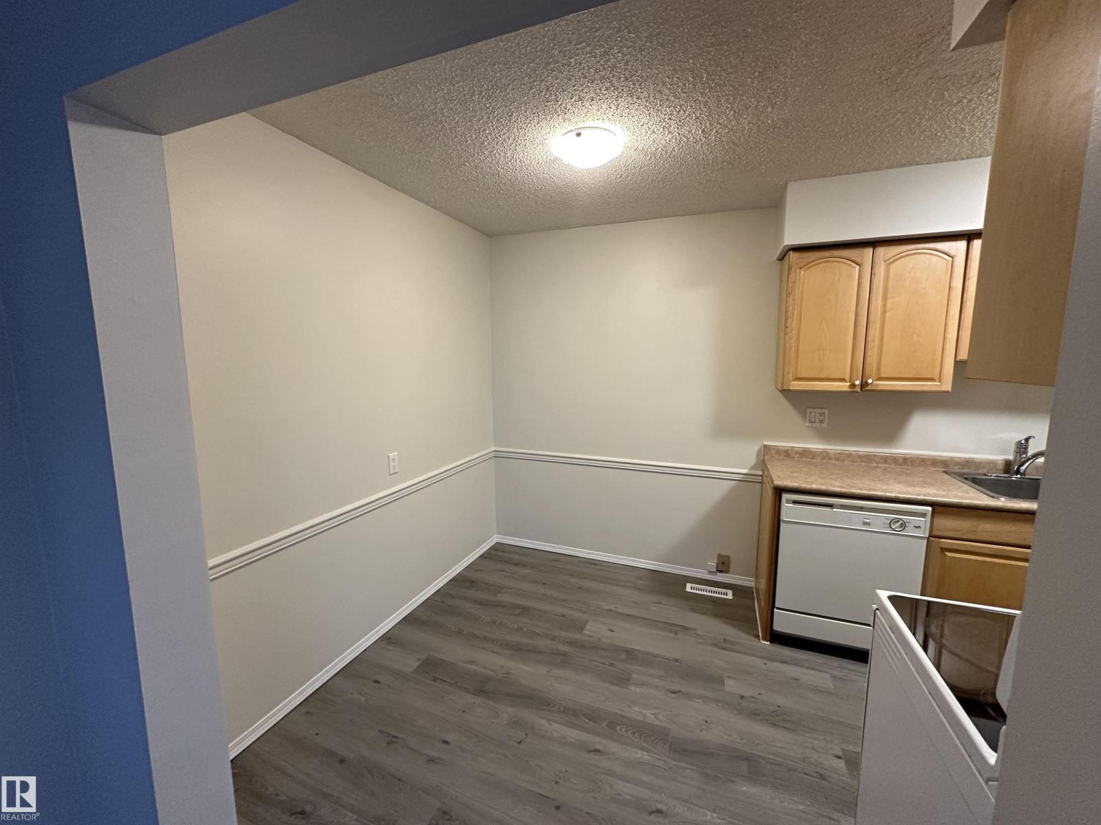 #5 14130 80 St Nw, Edmonton, Alberta  T5C 1L6 - Photo 3 - E4454554