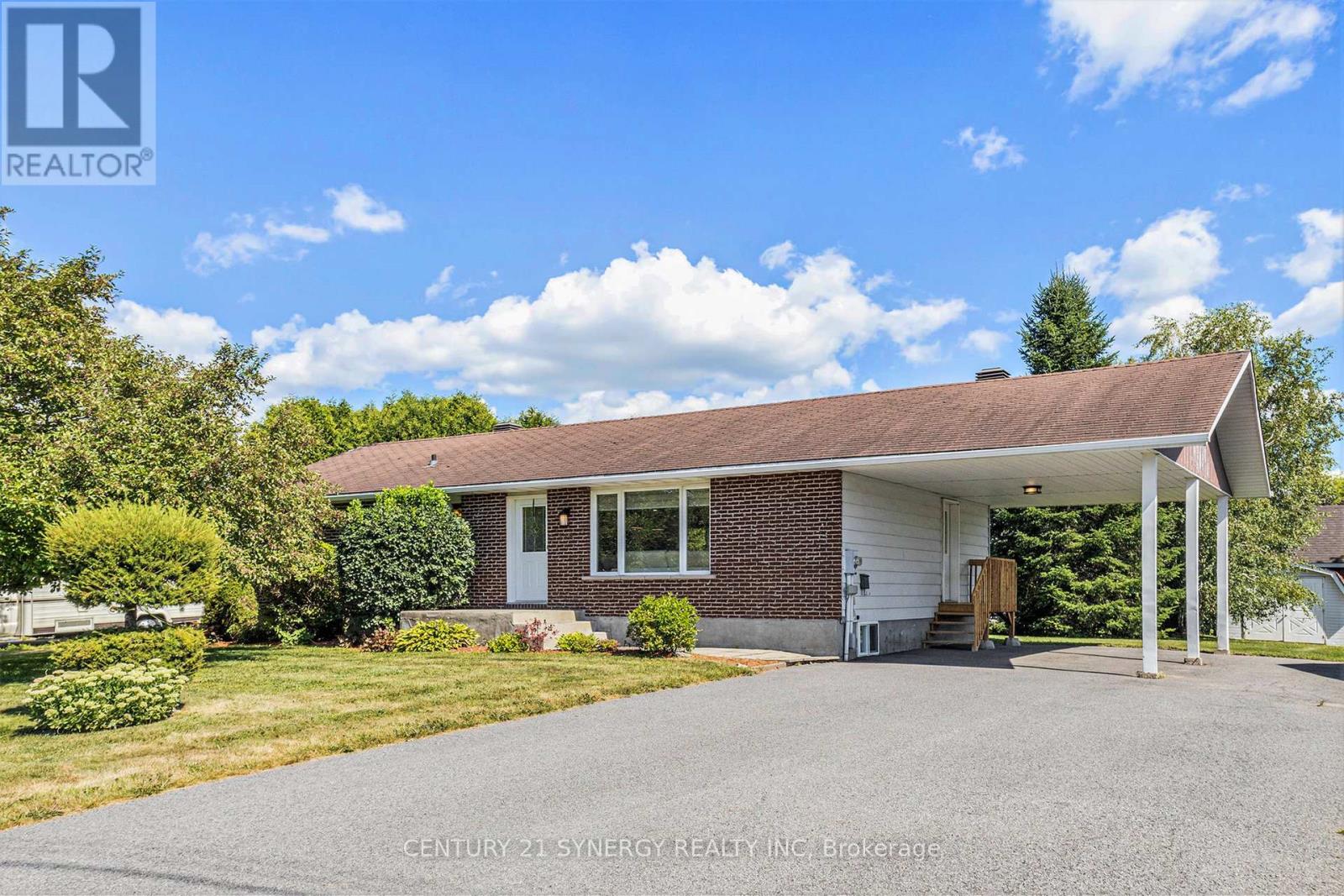 120 Caledonia Road, The Nation, Ontario  K0C 2B0 - Photo 2 - X12361986