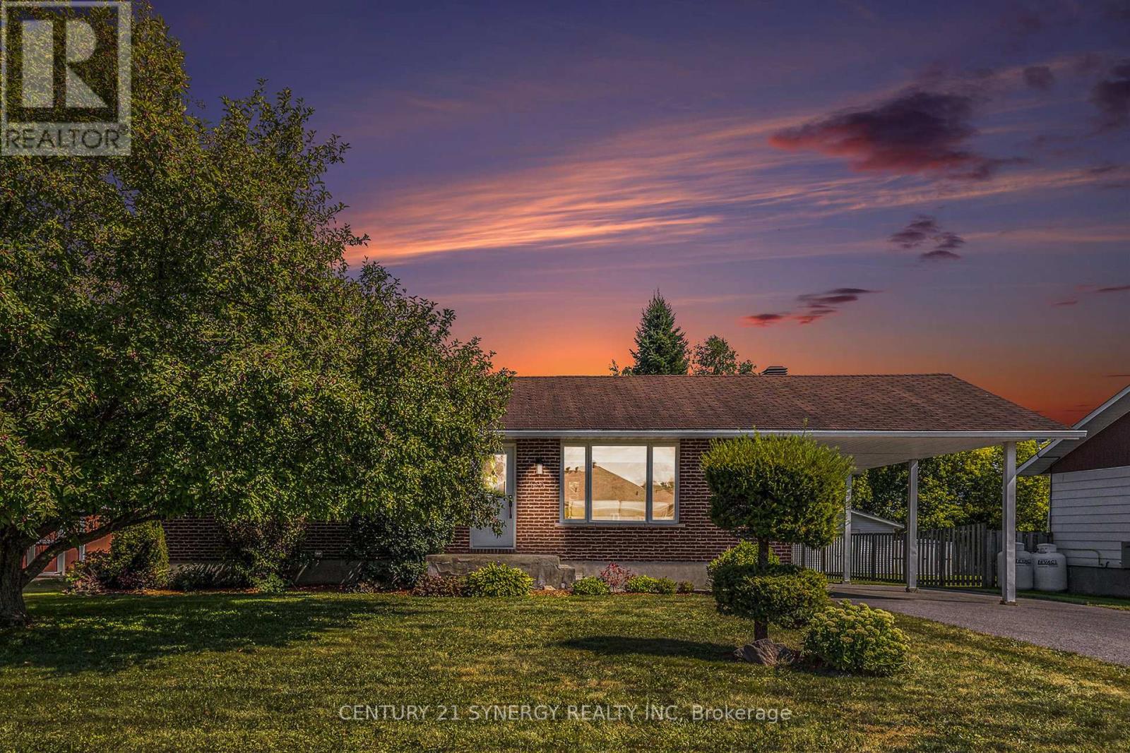 120 Caledonia Road, The Nation, Ontario  K0C 2B0 - Photo 3 - X12361986
