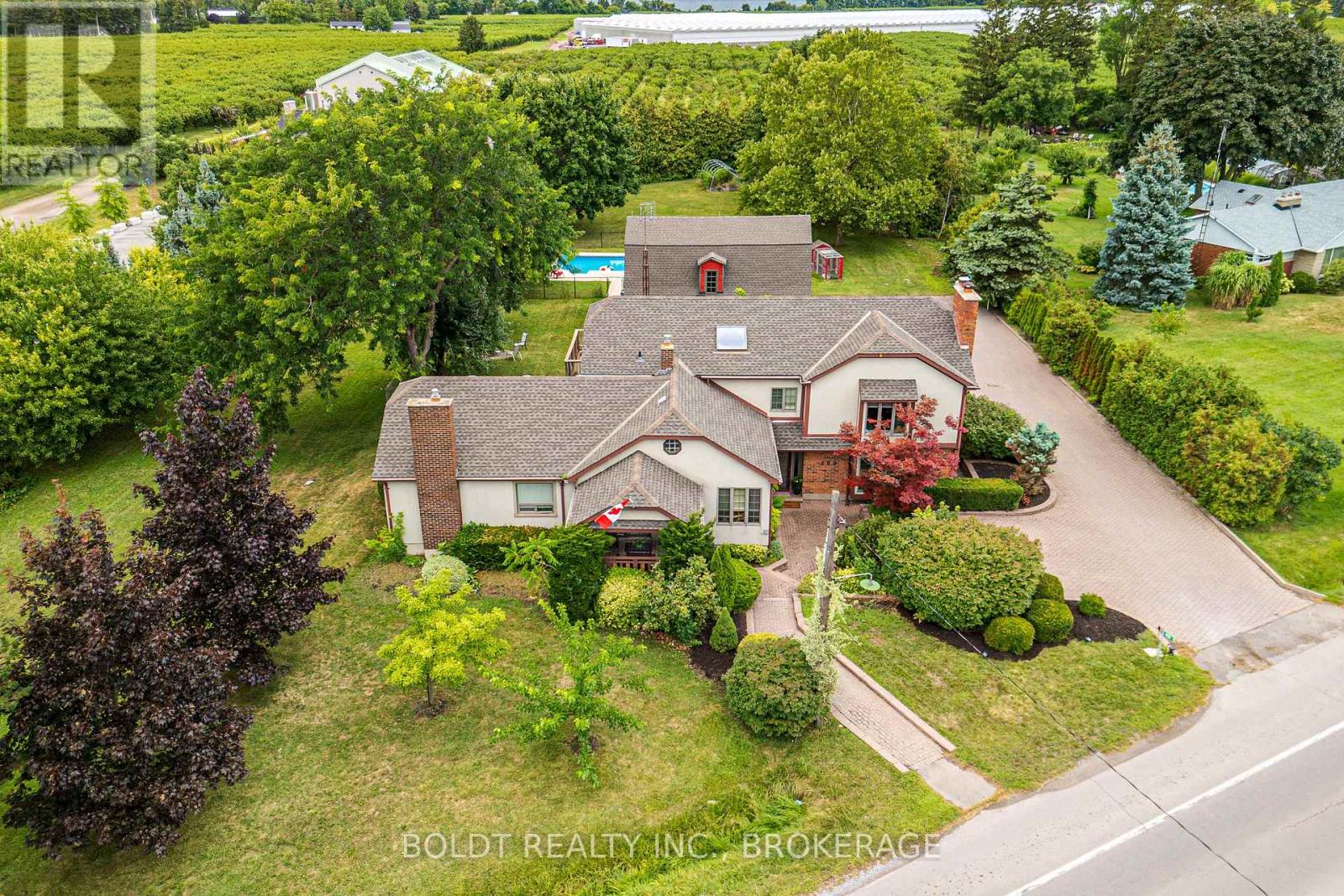 Property at 468 LAKESHORE ROAD image 2