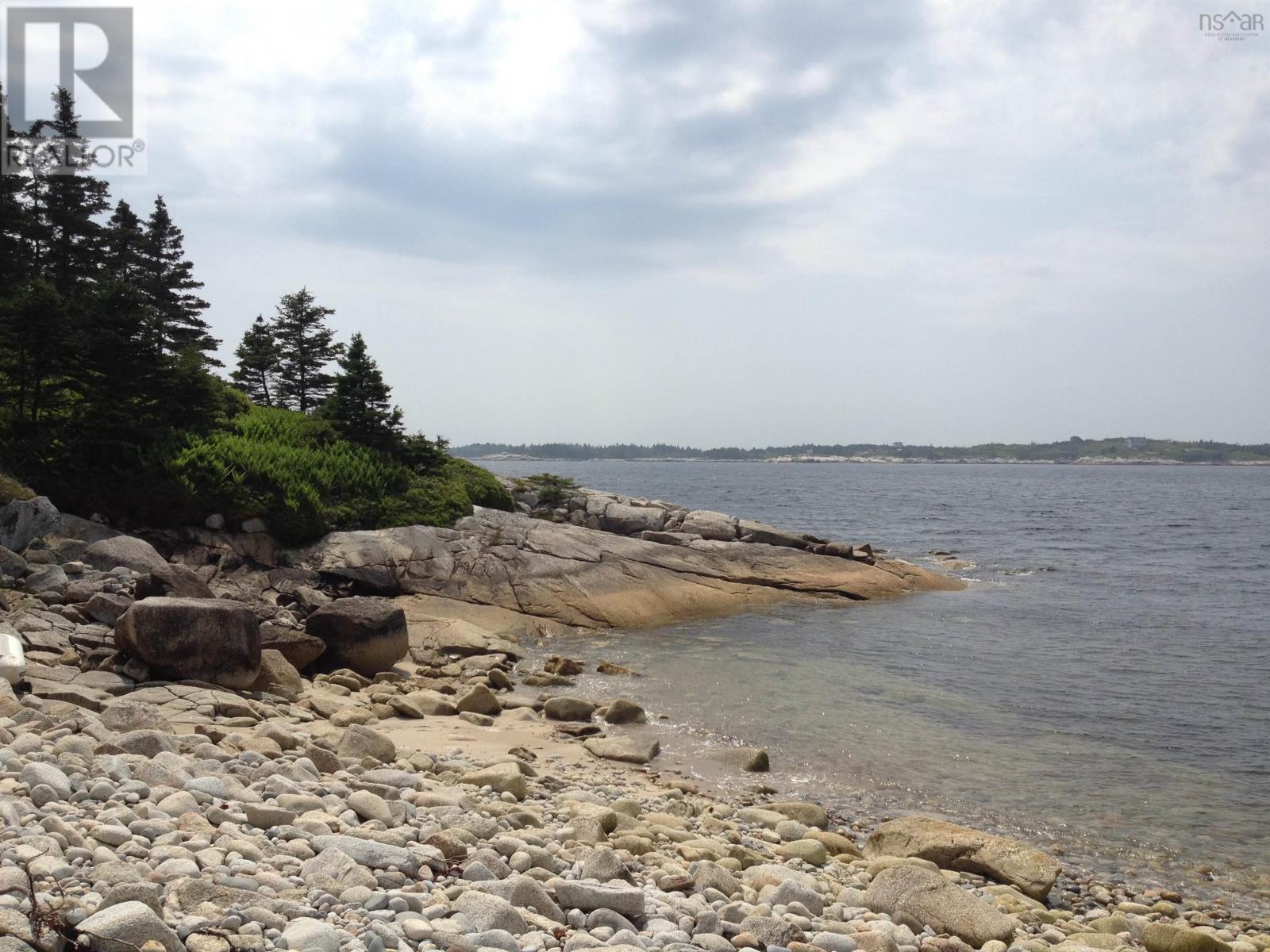 Property at 5 Black Point Drive image 3