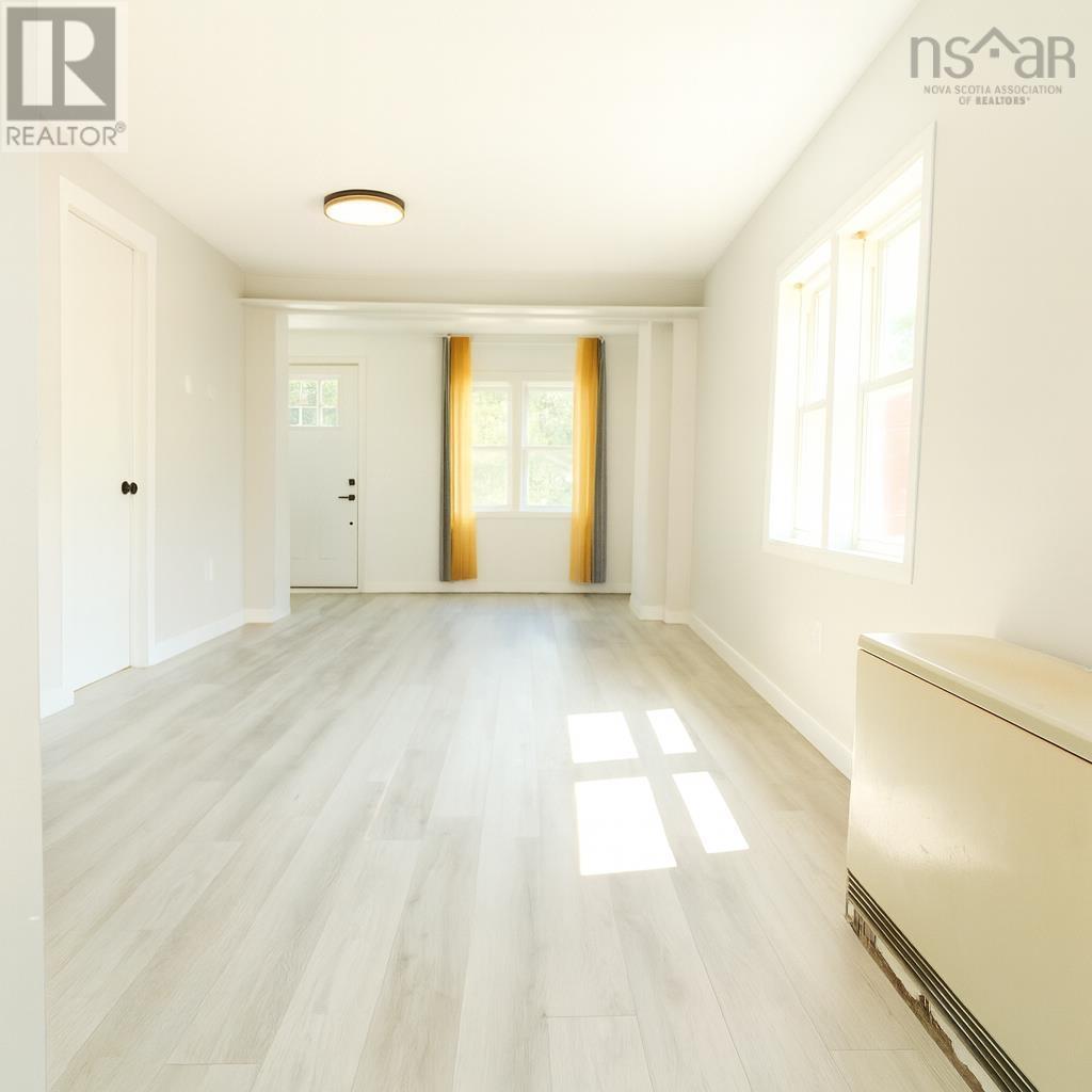Property at 14 Autumn Drive image 5