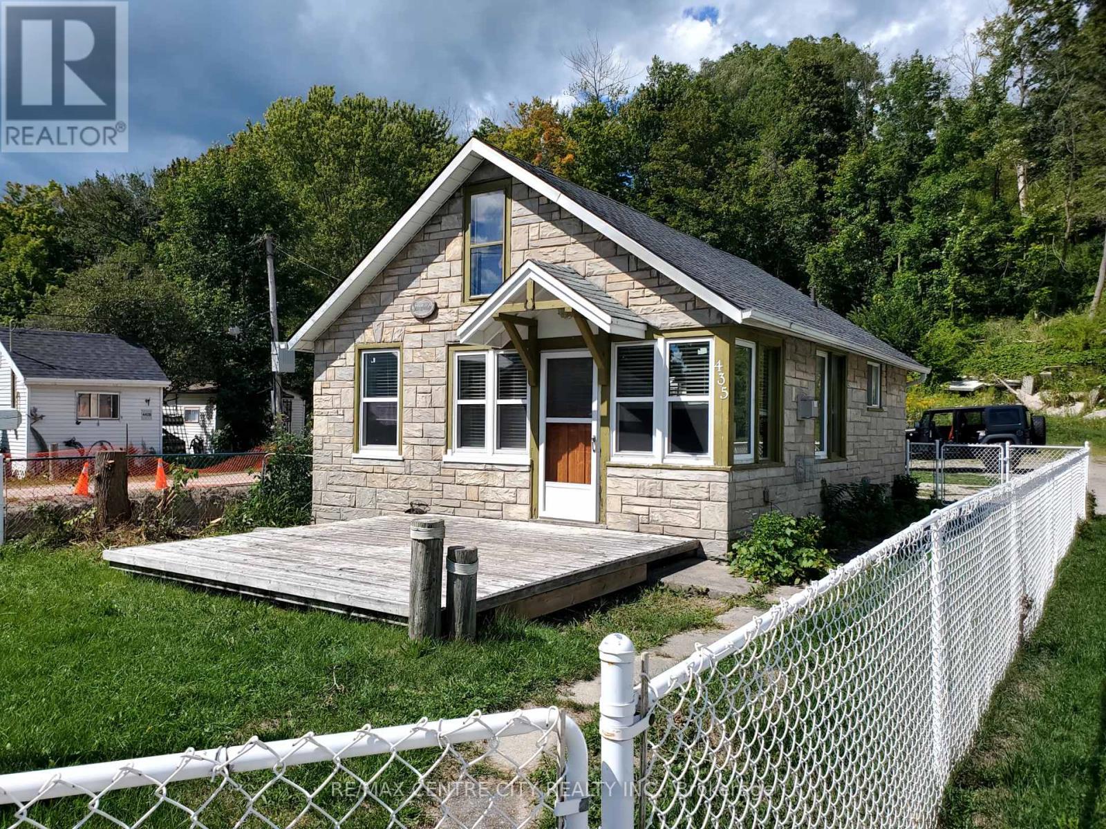 435 Edith Cavell Boulevard, Central Elgin, Ontario  N5L 1E7 - Photo 1 - X9256833