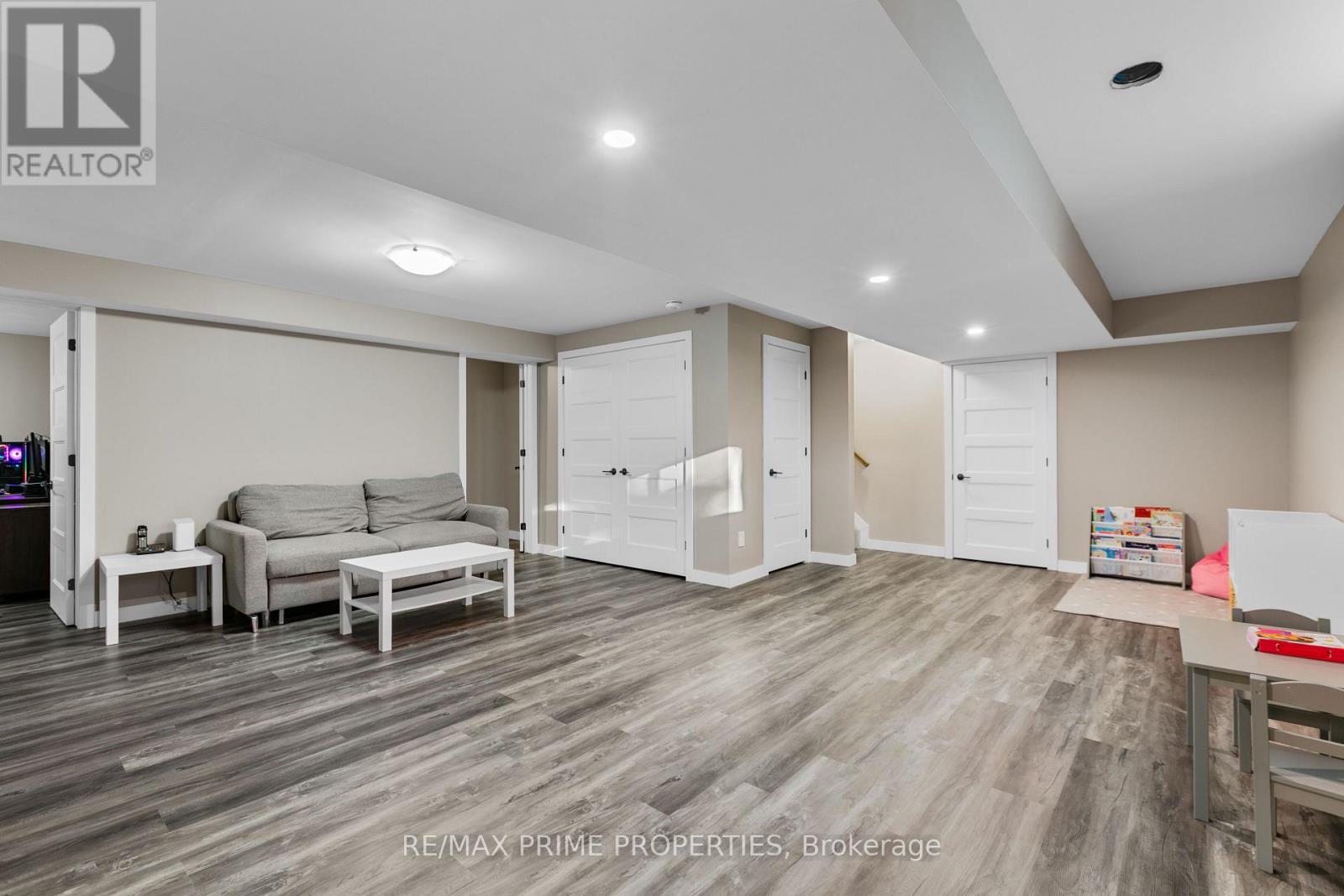 208 Filion Street, Russell, Ontario  K0A 1W0 - Photo 38 - X12359088
