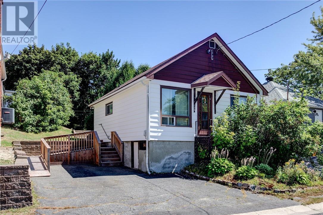 Property at 176 Somerset Street image 2