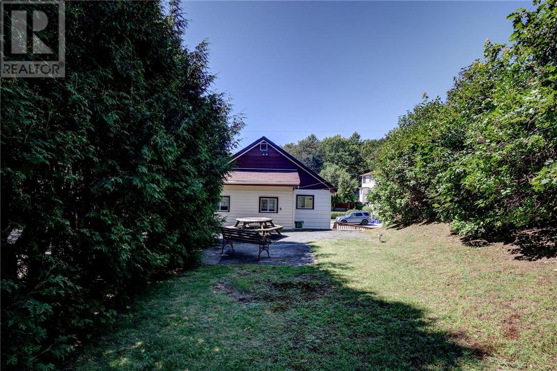 Property at 176 Somerset Street image 3