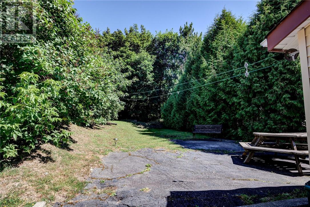 Property at 176 Somerset Street image 4