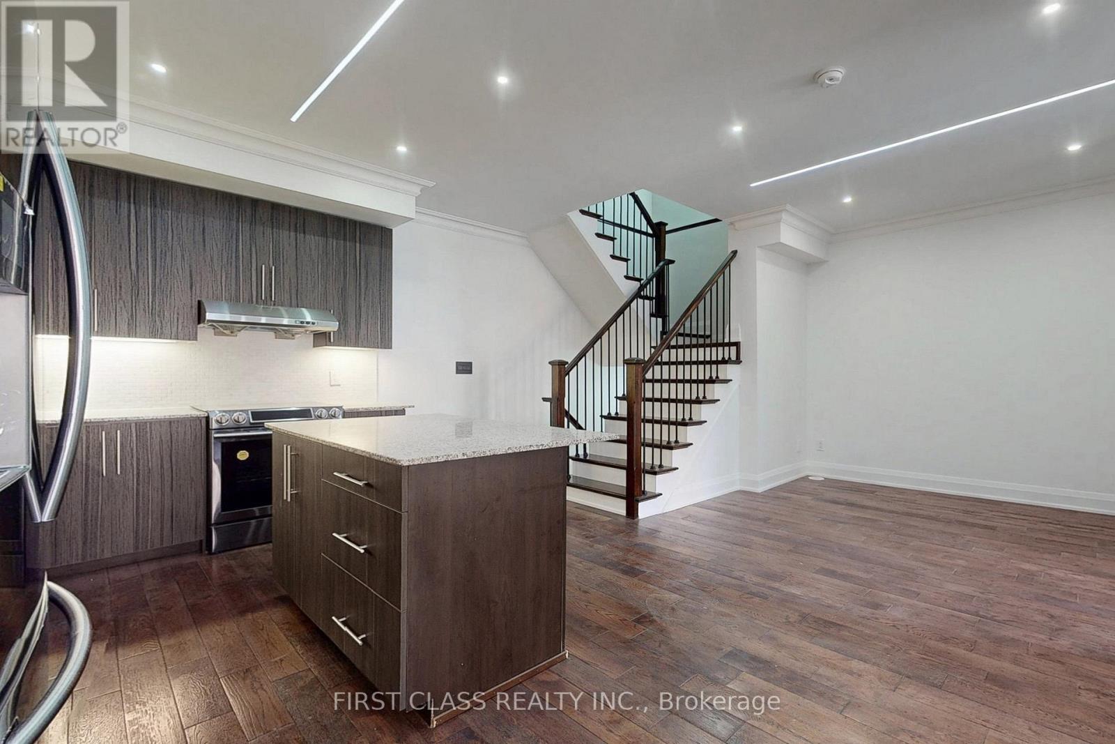 Th 28 - 9 Oakburn Crescent, Toronto, Ontario  M2N 2T5 - Photo 11 - C12361957