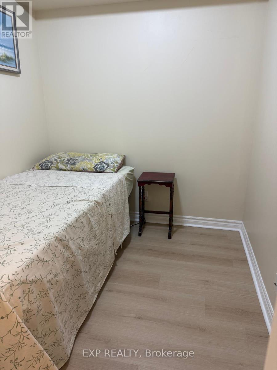 310 - 33 Elm Drive W, Mississauga, Ontario  L5B 4M2 - Photo 10 - W12346491