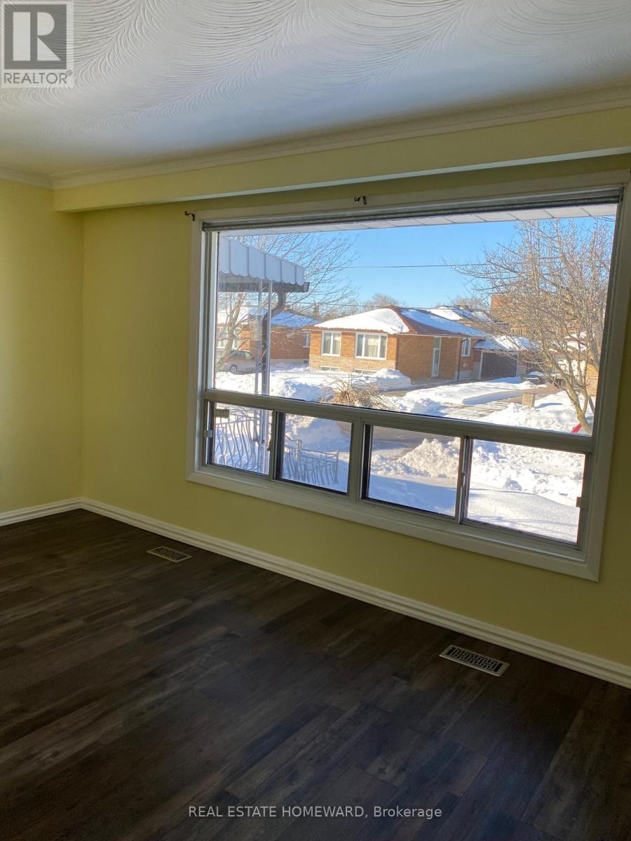 7 Dunlop Avenue, Toronto, Ontario  M1K 1K8 - Photo 13 - E12316446