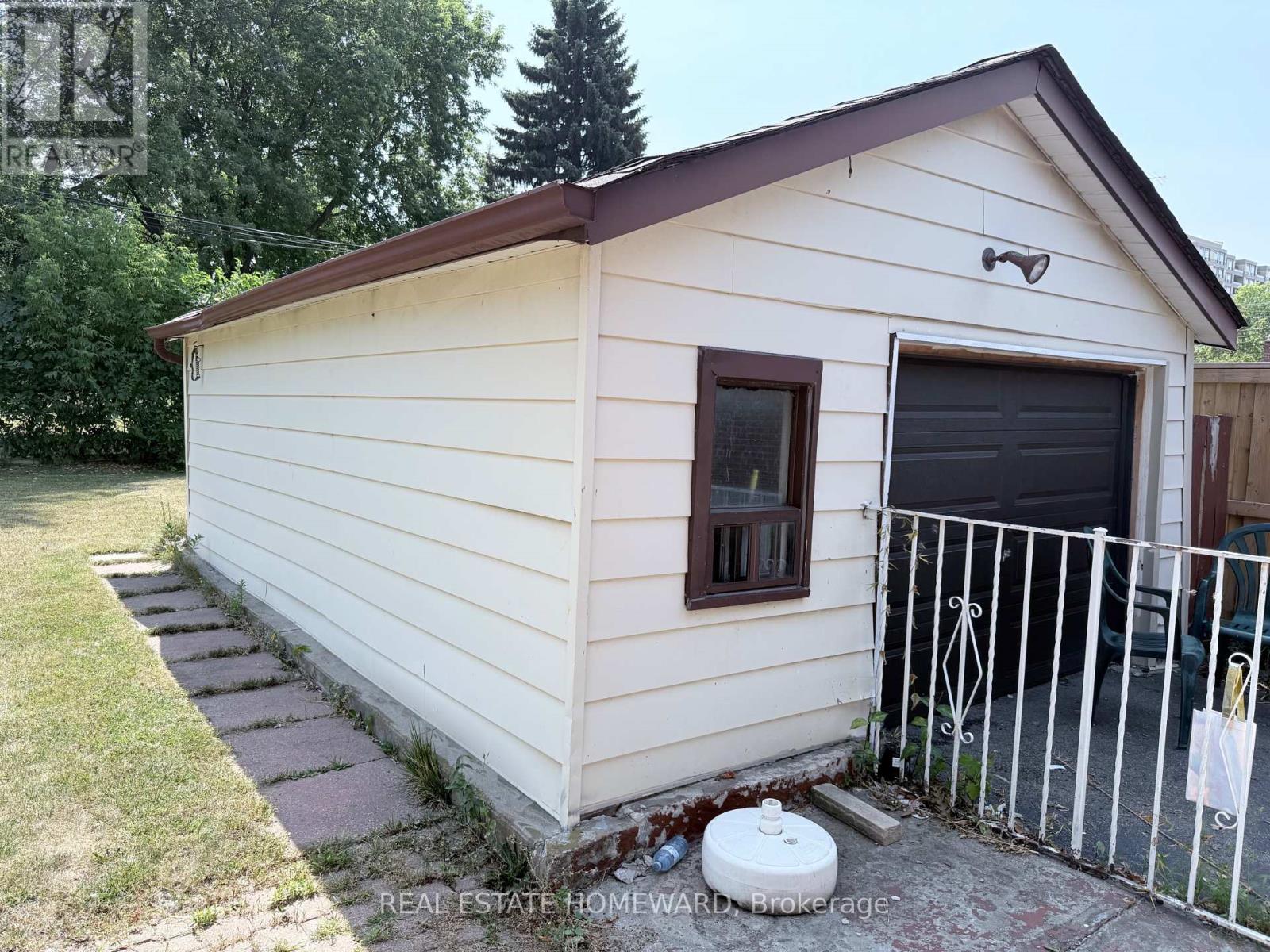 7 Dunlop Avenue, Toronto, Ontario  M1K 1K8 - Photo 18 - E12316446
