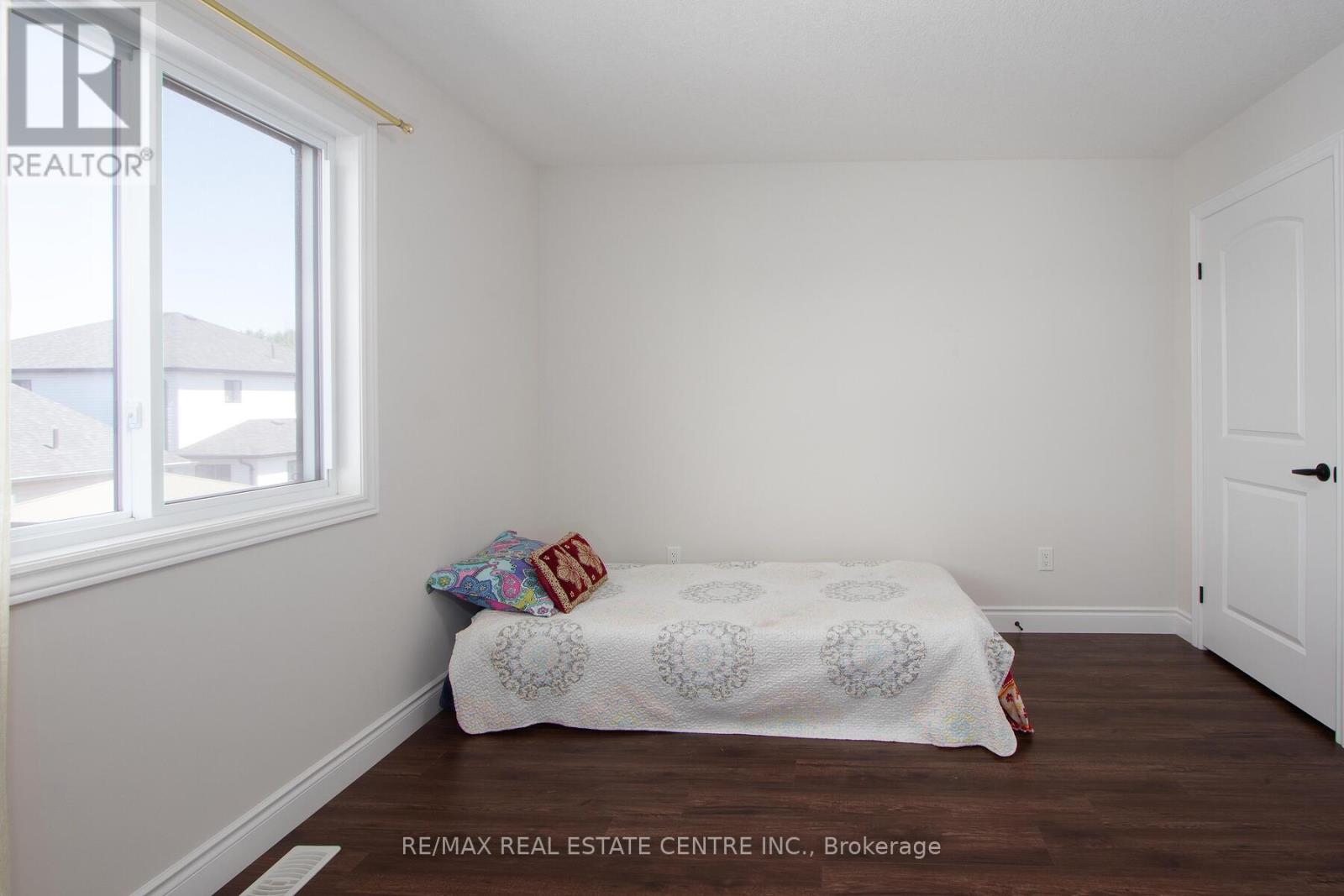 48 Cash Crescent, Ingersoll, Ontario  N5C 0E2 - Photo 25 - X12361966