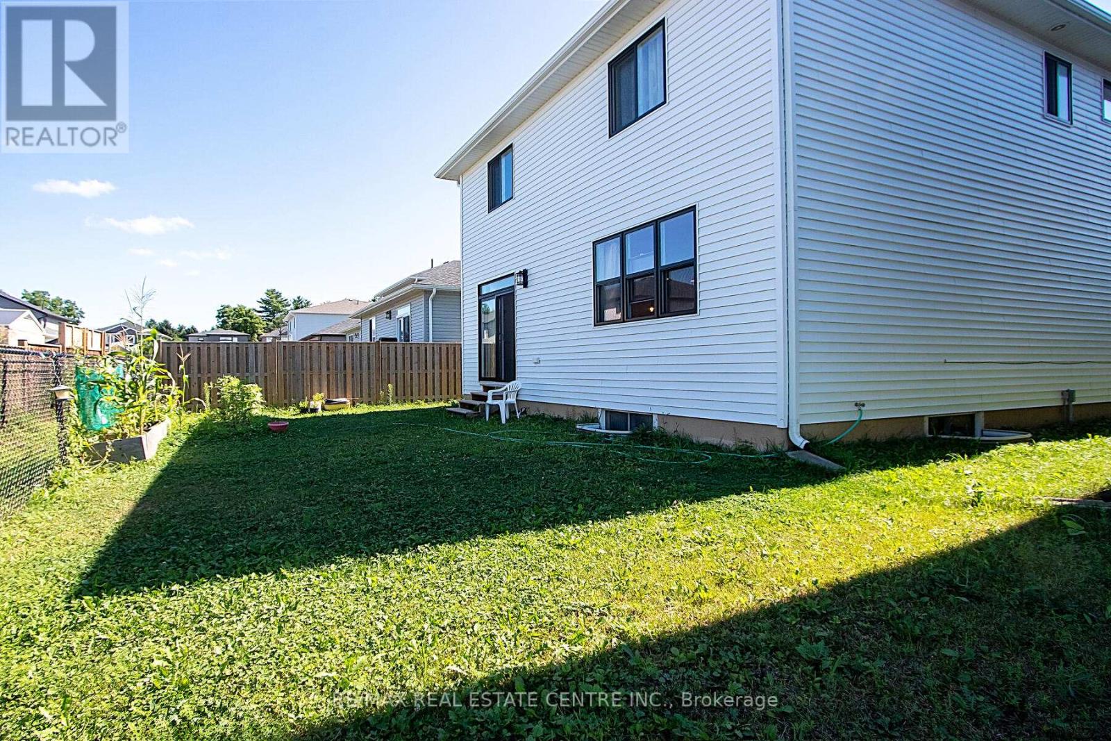 48 Cash Crescent, Ingersoll, Ontario  N5C 0E2 - Photo 31 - X12361966