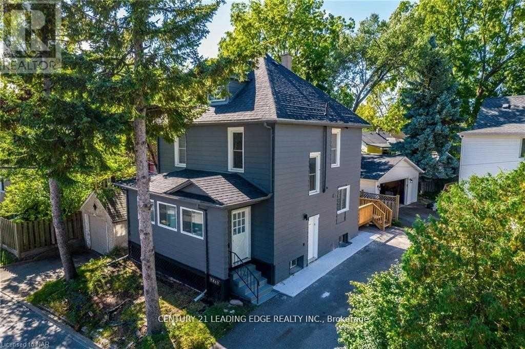 5595 Wesley Place, Niagara Falls, Ontario  L2E 3Z4 - Photo 1 - X12361984