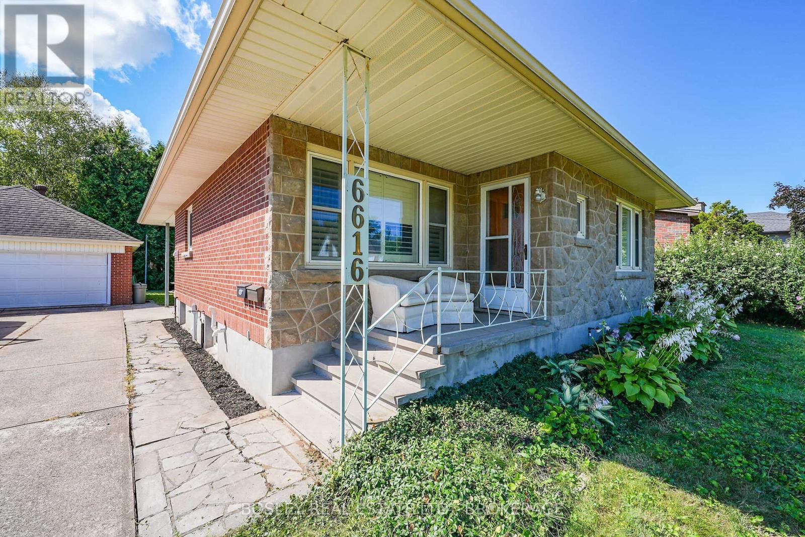 Property at 6616 RIALL STREET image 3