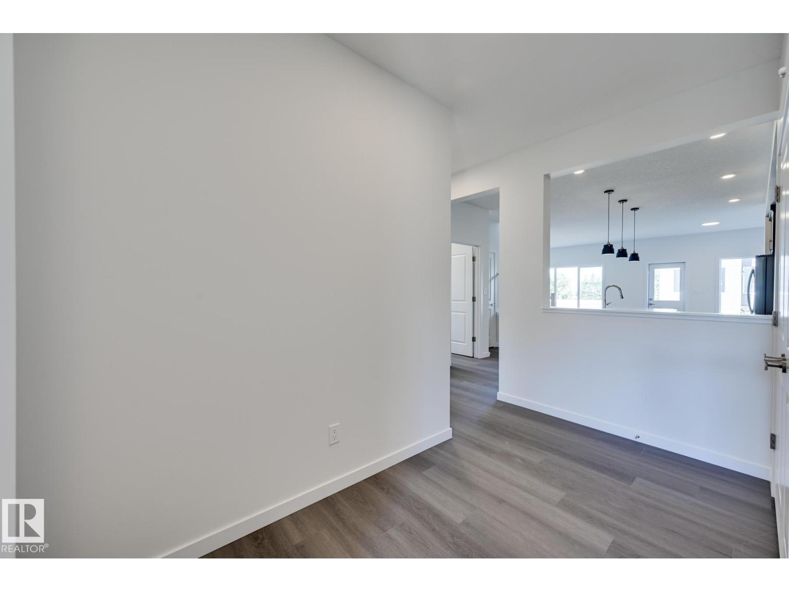 9106 Elves Lo Nw, Edmonton, Alberta  T6M 3G2 - Photo 10 - E4454557