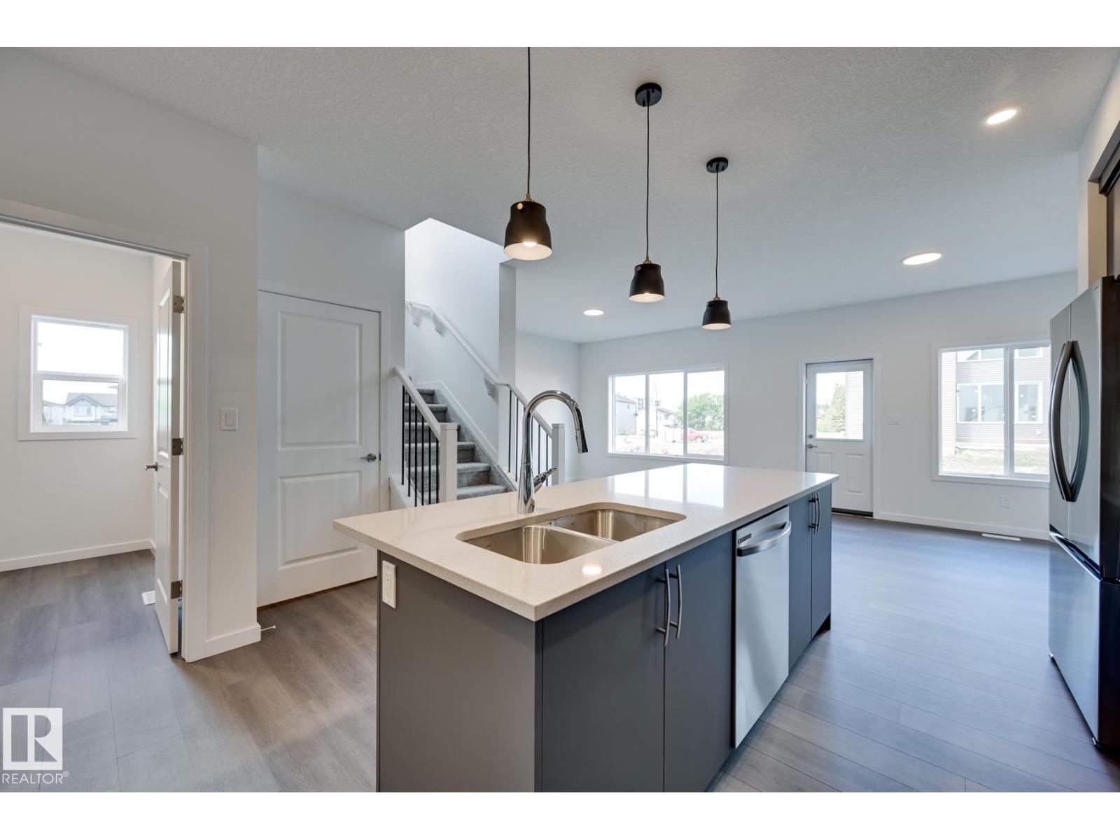 9106 Elves Lo Nw, Edmonton, Alberta  T6M 3G2 - Photo 17 - E4454557