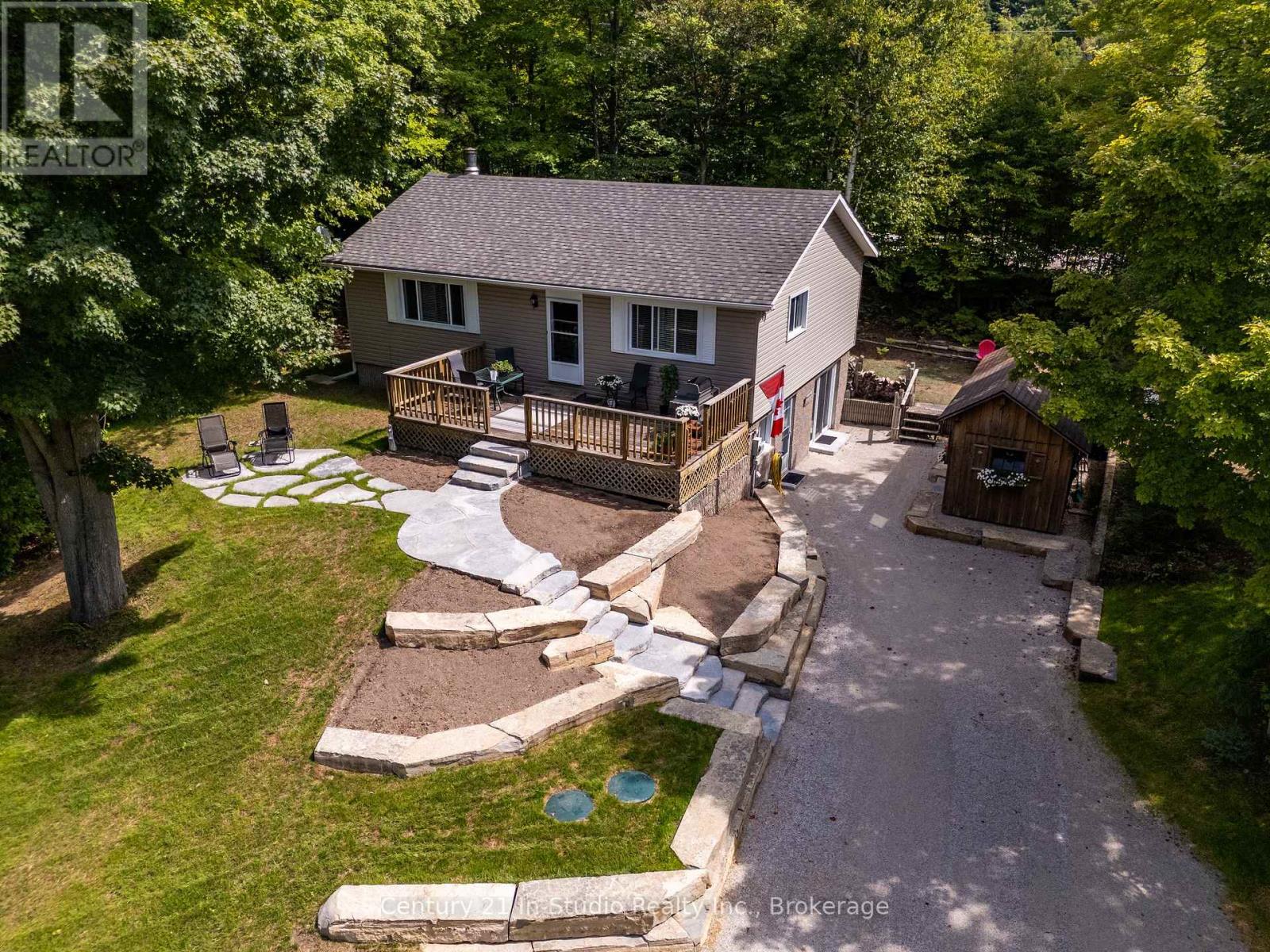 25 Emerson Avenue, South Bruce Peninsula, Ontario  N0H 2G0 - Photo 48 - X12305891