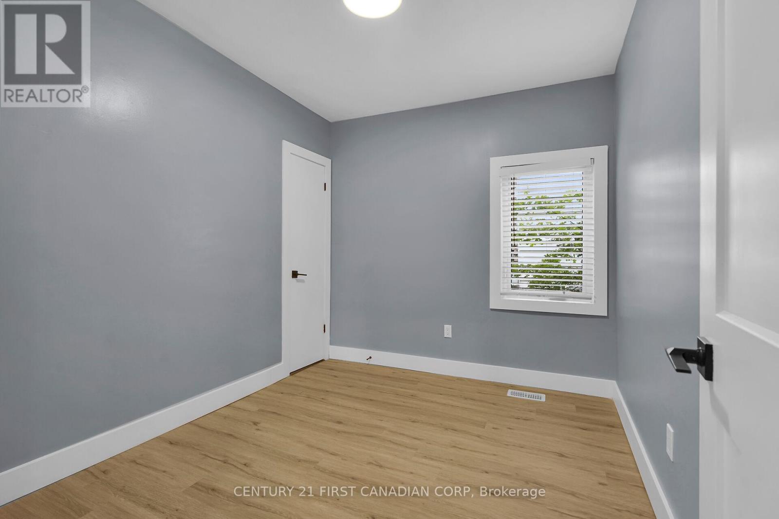 128 Adelaide Street N, London East, Ontario  N6B 3G8 - Photo 16 - X12362046