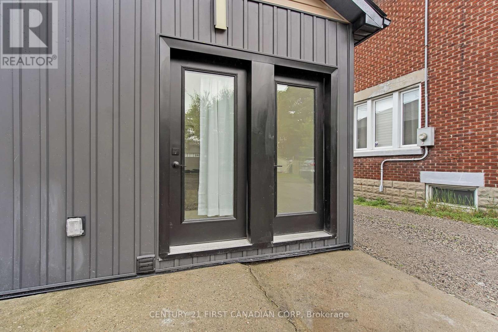 128 Adelaide Street N, London East, Ontario  N6B 3G8 - Photo 20 - X12362046