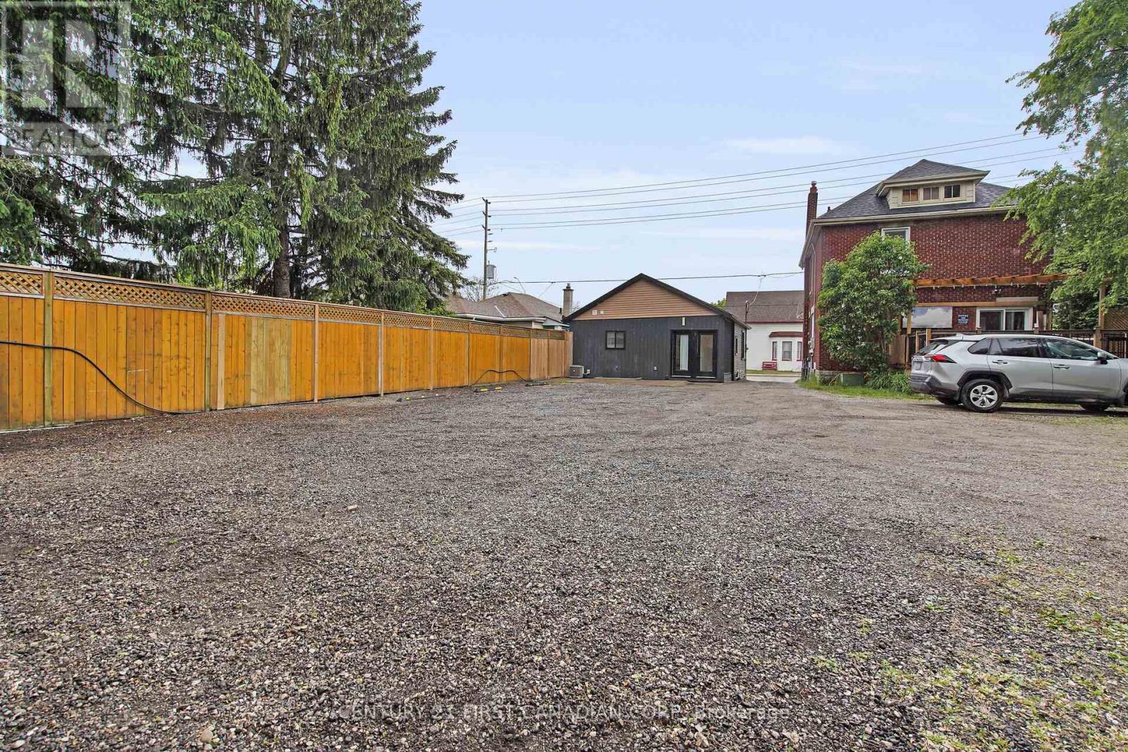 128 Adelaide Street N, London East, Ontario  N6B 3G8 - Photo 28 - X12362046
