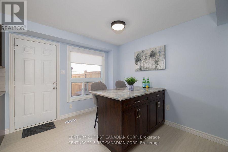 82 - 40 Tiffany Drive, London East (East I), Ontario  N5V 3N3 - Photo 8 - X12362063
