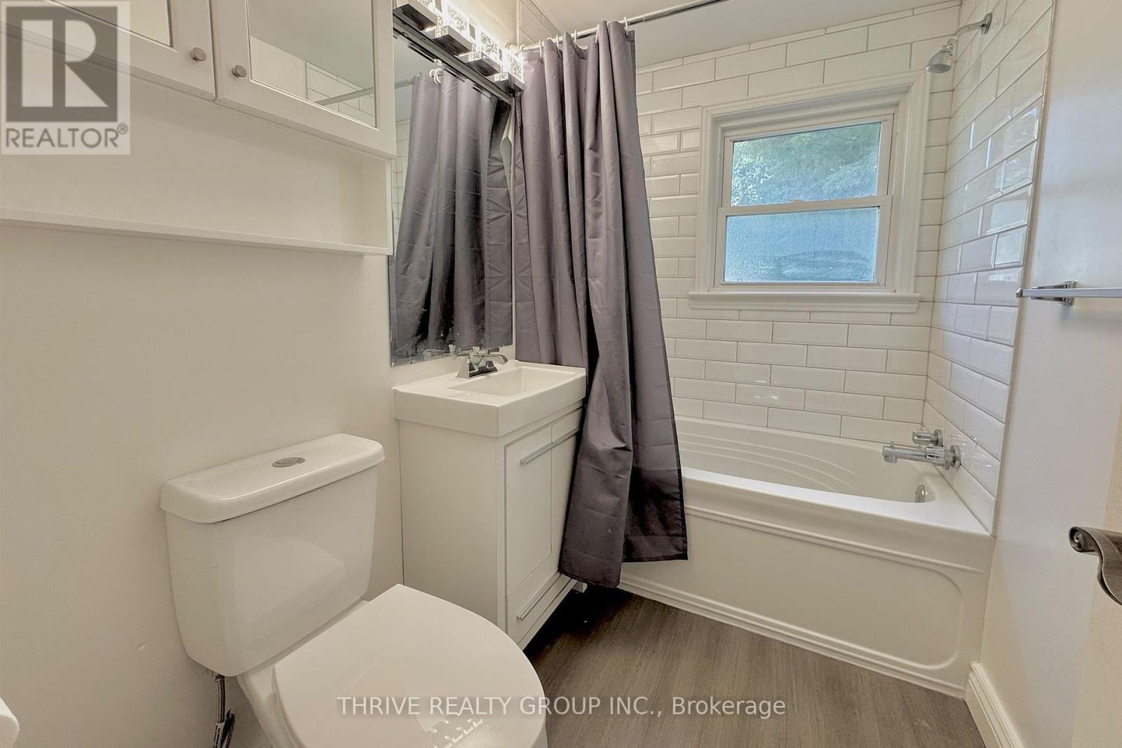 201 Barry Place, London North, Ontario  N6H 1K2 - Photo 11 - X12362132